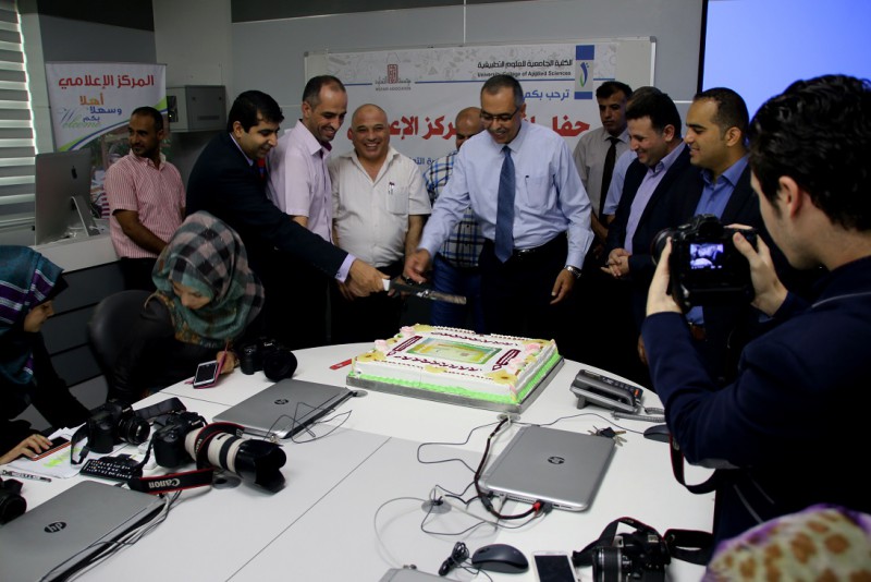 بيت الصحافة تشارك في افتتاح المركز الاعلامي للكلية الجامعية بغزة 