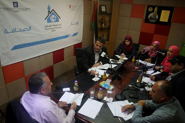 لقاء "واجه الصحافة" حول مشاكل دائرة العلاج بالخارج بغزة 