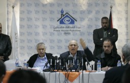 شعث يؤكد قدوم الأحمد لغزة قريبا لوضع اللمسات النهائية لتنفيذ المصالحة