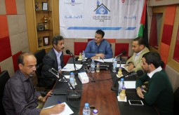 عبر إذاعة القدس.. بيت الصحافة ينظم لقاء واجه الصحافة حول آلية اعمار غزة الـ