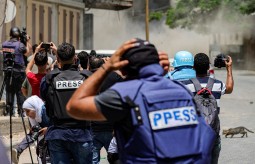 انتهاكات الحريات الإعلامية للصحفيين من خلال العُدوان على غزة