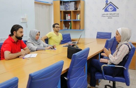 بيت الصحافة يعقد مقابلات شخصية للمتقدمين لبرنامج الصحفي الشامل