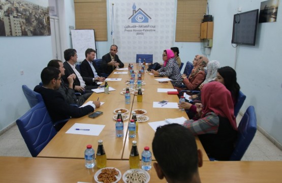 بيت الصحافة تنظم لقاءً بين صحفيين شباب ووفد من الخارجية السويسرية