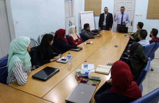 بيت الصحافة تقعد ورشة عمل لموظفيها حول البرمجة اللغوية العصبية