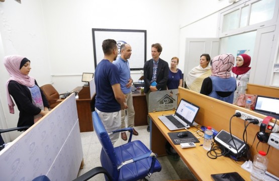 بيت الصحافة يستقبل وفد من مركز كارتر