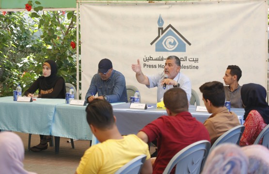 فريق فكرة الشبابي بالتعاون مع بيت الصحافة ينظم لقاءً سياسيا 