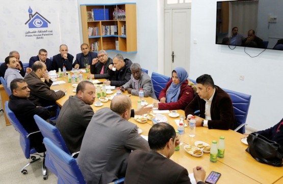 النقابة والأطر والمؤسسات الاعلامية والحقوقية تجتمع ببيت الصحافة