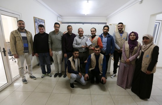 فريق الصحفيين الشباب ينظم زيارات لعدد من مكاتب وكالات الاعلام الدولية بغزة