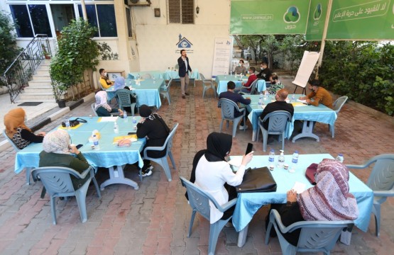 جانب من الدورة التي عقدتها بيت الصحافة