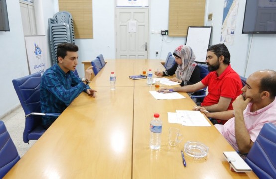بيت الصحافة يعقد مقابلات شخصية للمتقدمين للالتحاق بمشروع "تحدي الصور النمطية السائدة تجاه المرأة" في غزة