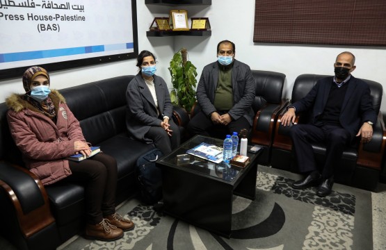 جانب من زيارة الوفد لبيت الصحافة