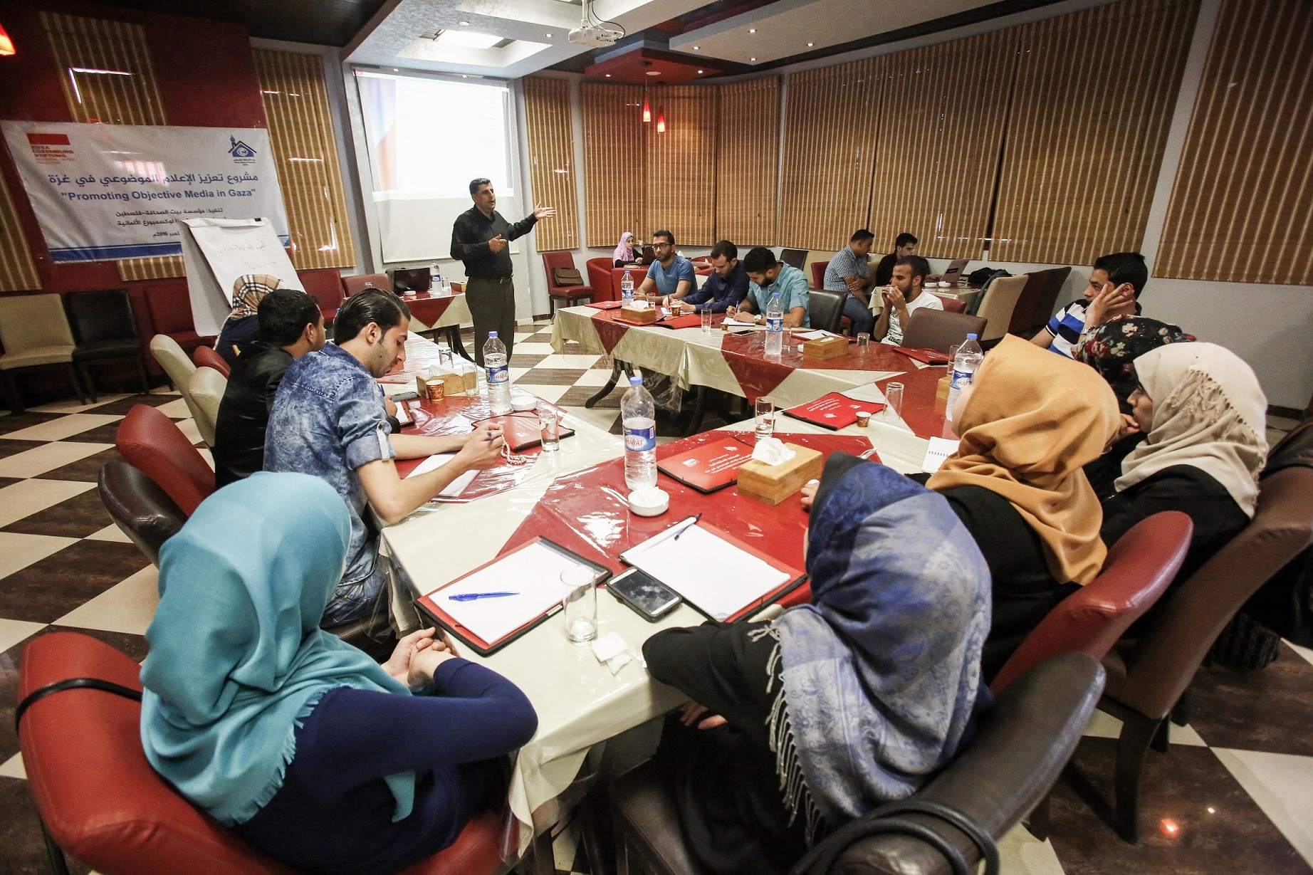 بيت الصحافة تختتم عدداً من الدورات التدريبية ضمن مشروع تعزيز الاعلام الموضوعي في غزة