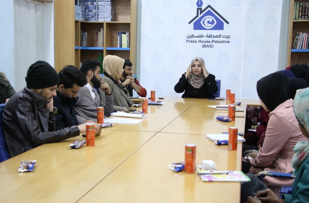 عيون فلسطينية يُنظم ورشة عمل حول دور المرأة في الإعلام ببيت الصحافة