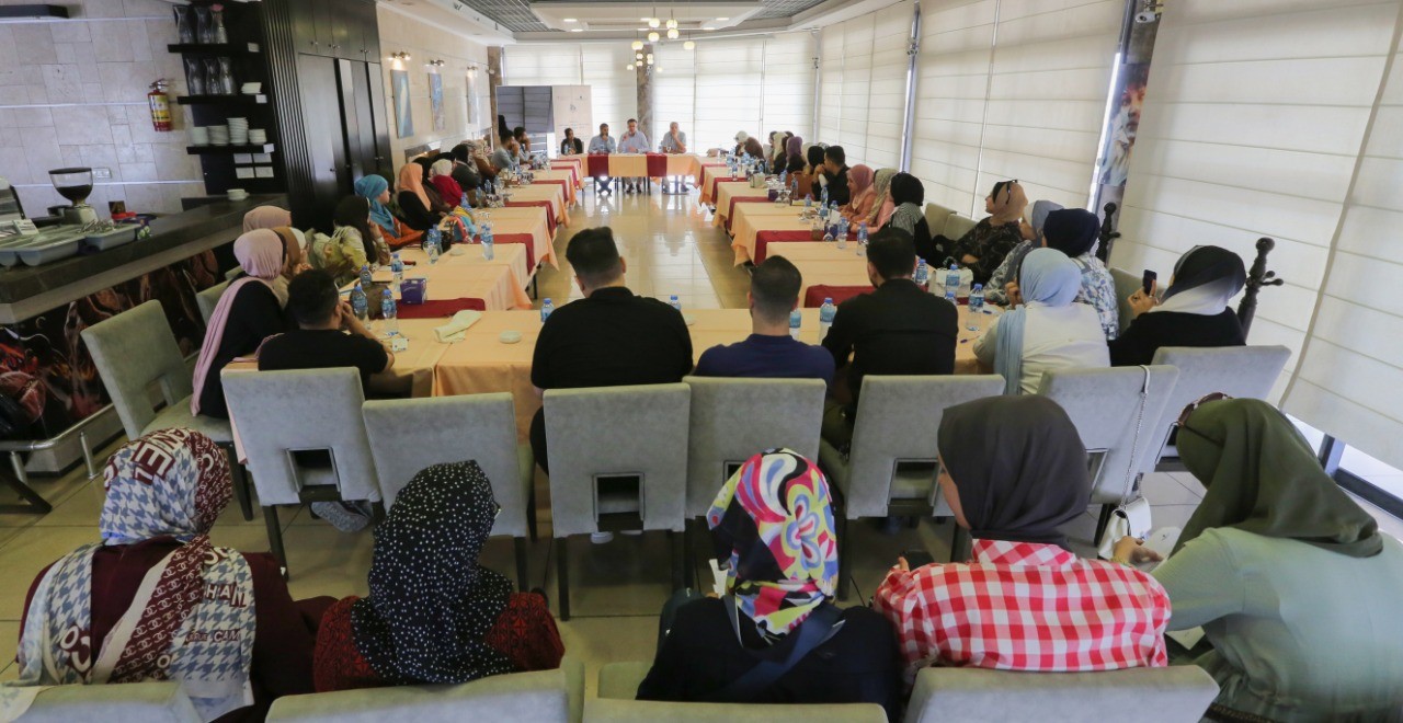 على هامش اليوم العالمي للتضامن مع الصحفي الفلسطيني: بيت الصحافة يعقد لقاءين حواريين في غزة والضفة