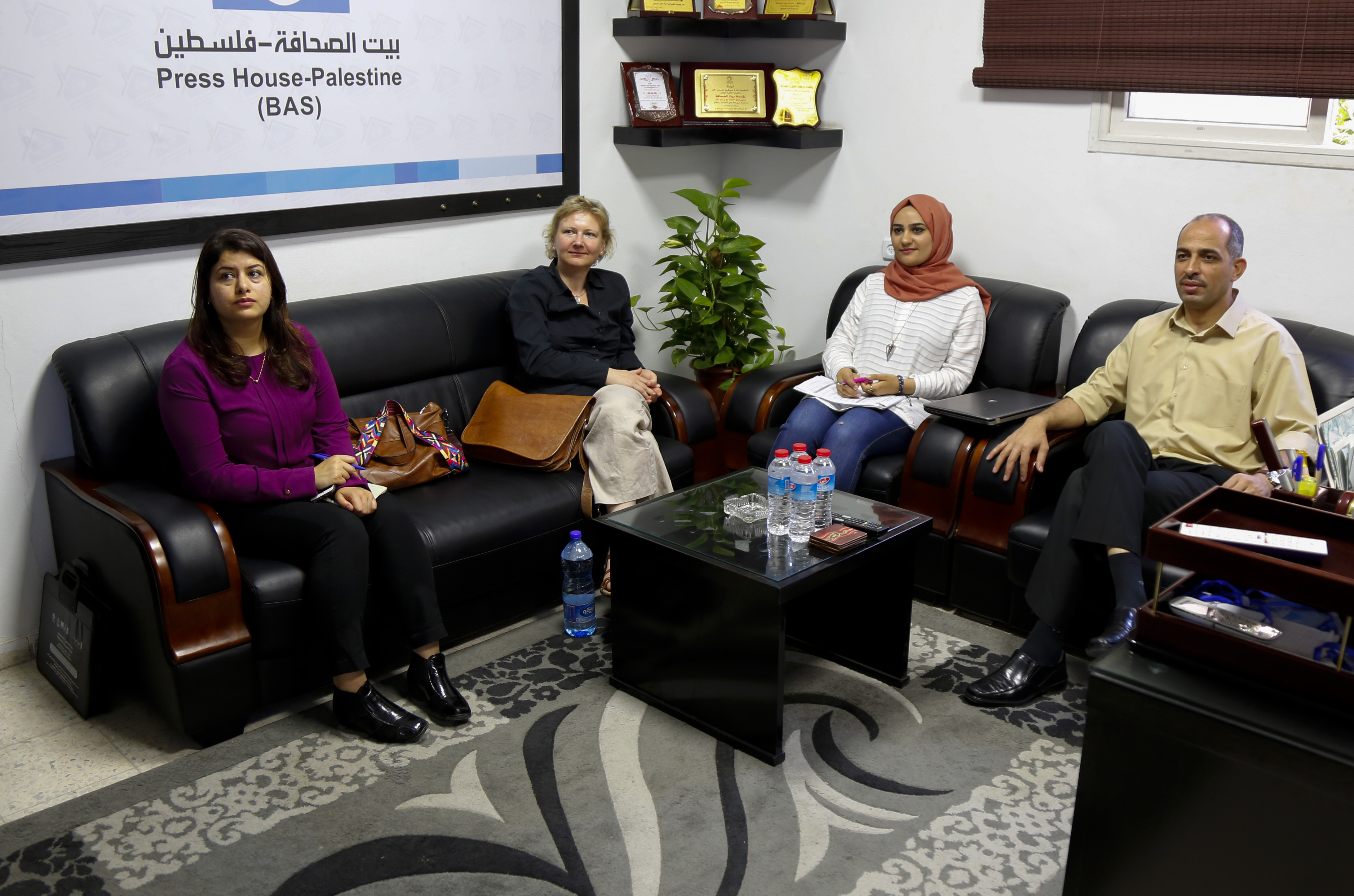 مديرة مؤسسة روزا لوكسمبورغ في فلسطين تزور بيت الصحافة