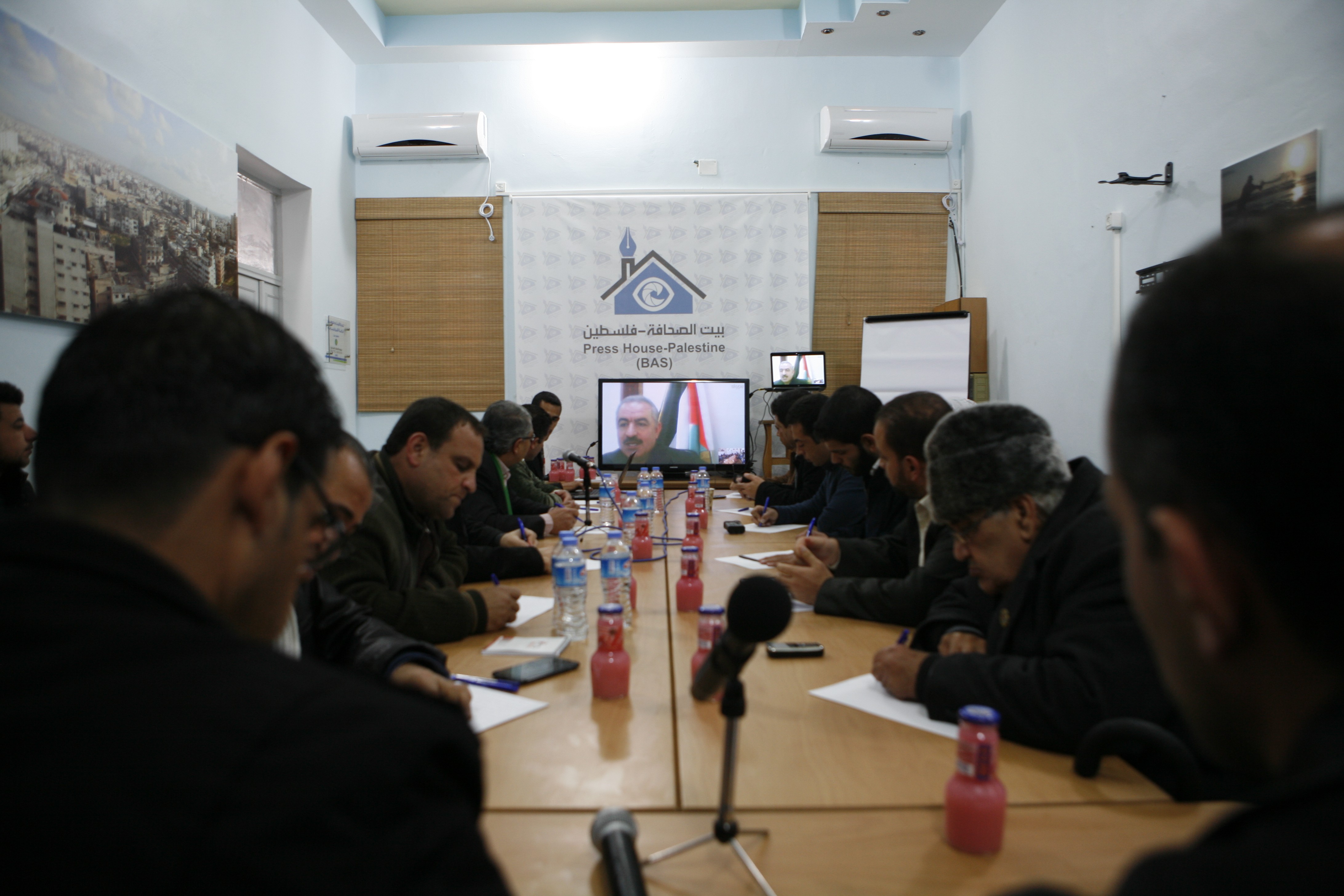 بيت الصحافة تنظم لقاءً خاصا للصحفيين مع عضو اللجنة المركزية لحركة"فتح"د.محمد اشتيه