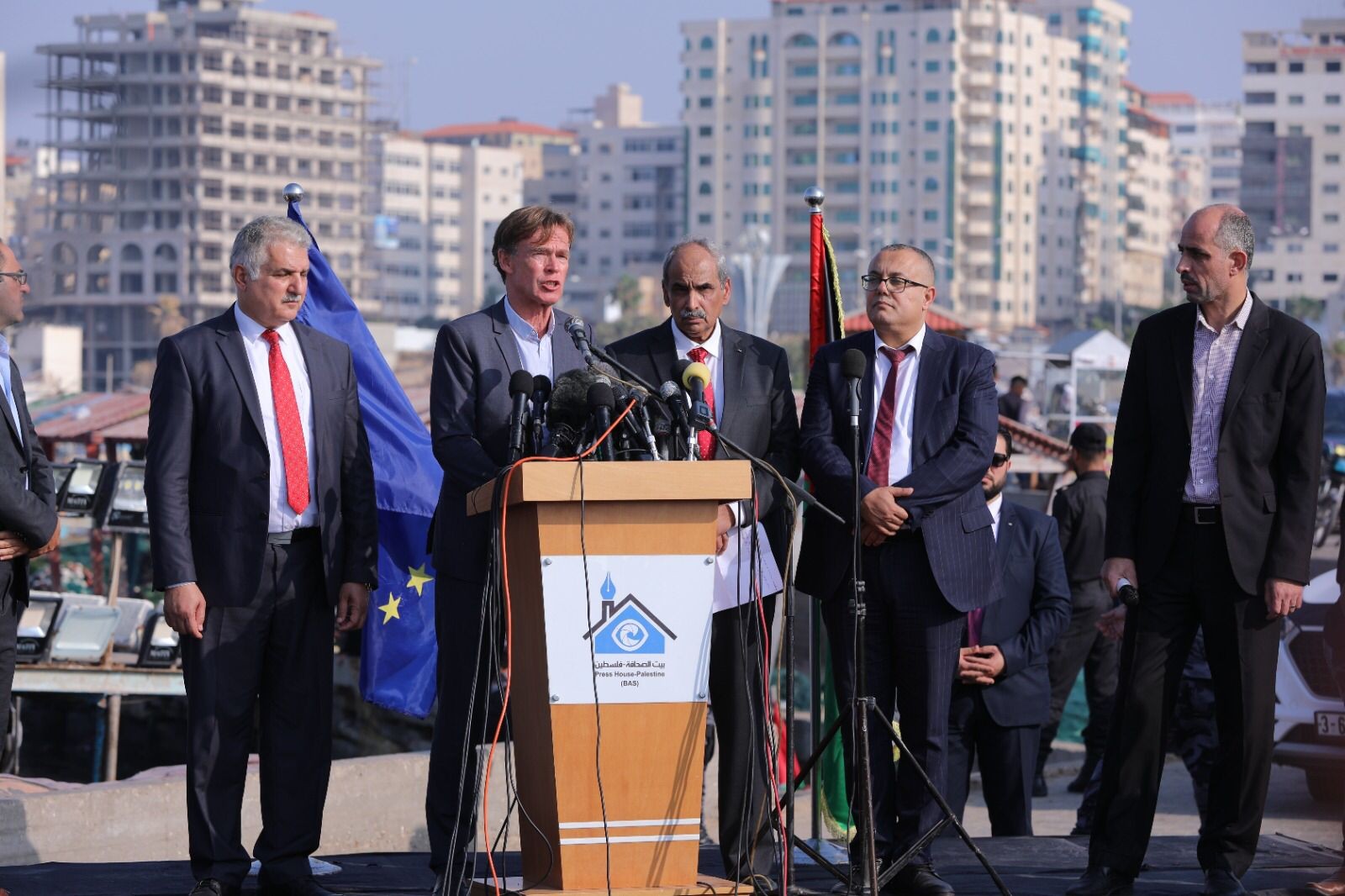 بيت الصحافة يشرف إعلاميا على تنظيم زيارة وفد سفراء دول الاتحاد الأوروبي لغزة